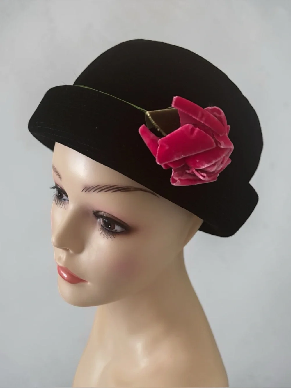 Vintage Rare Find Black Velvet Cloche Hat w/ pink Rose & Green Band